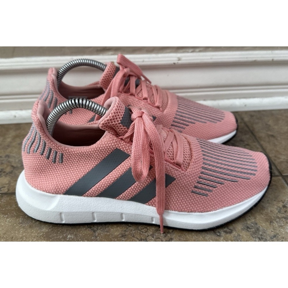 Adidas Originals Swift Run Trace Peach  Women's Sz 8.5 Missing Insoles